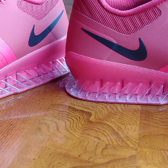 *SOLD*Nike Romaleos 3 XD Training Siren Red Black - Picture 3 of 8